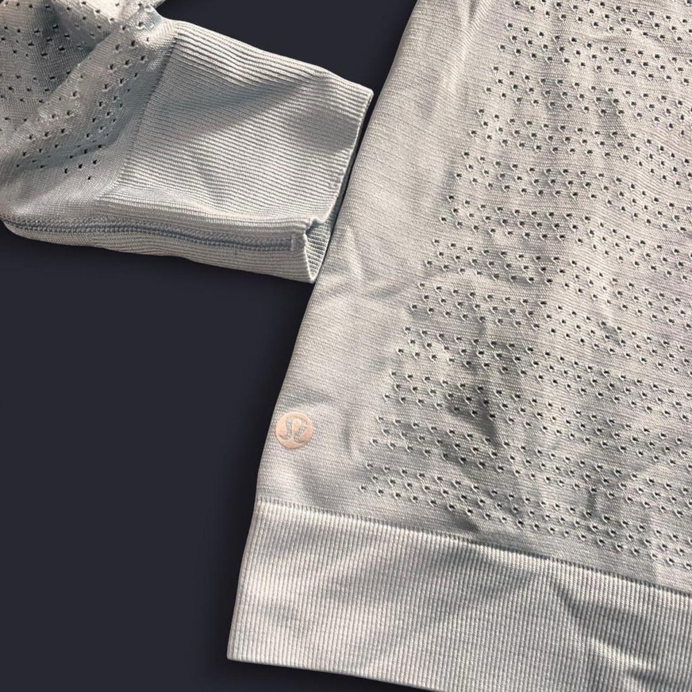 Lululemon breeze by long sleeve size 8